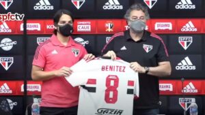 Leia mais sobre o artigo Benitez é apresentado e diz não acreditar estar no São Paulo