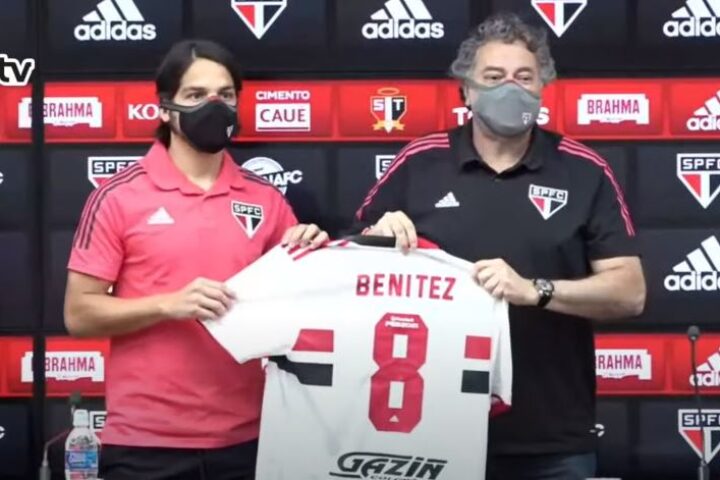 Benitez é apresentado e diz não acreditar estar no São Paulo