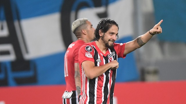 Benitez comanda imponente São Paulo em goleada na estreia da Libertadores