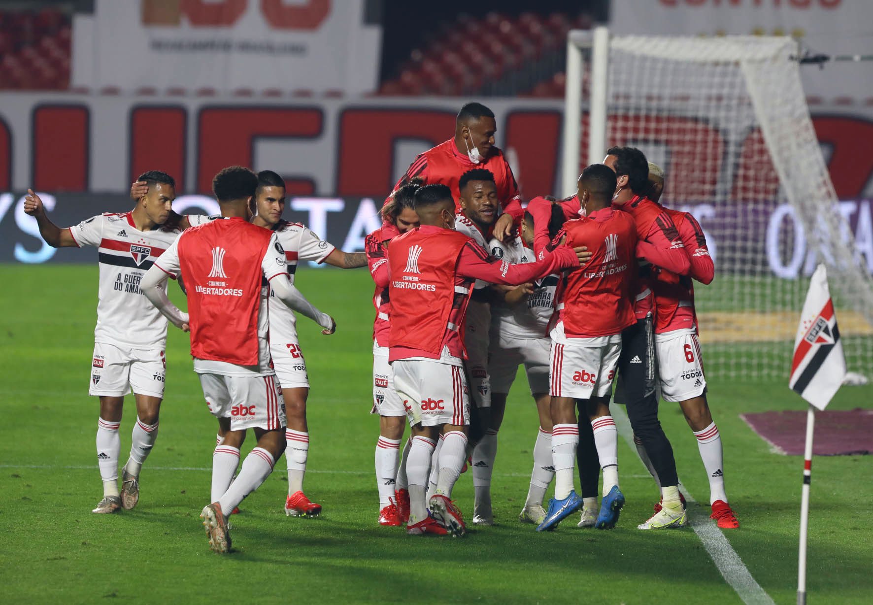 Leia mais sobre o artigo Notas: São Paulo 1×1 Racing-ARG | Oitavas de final – Libertadores 2021