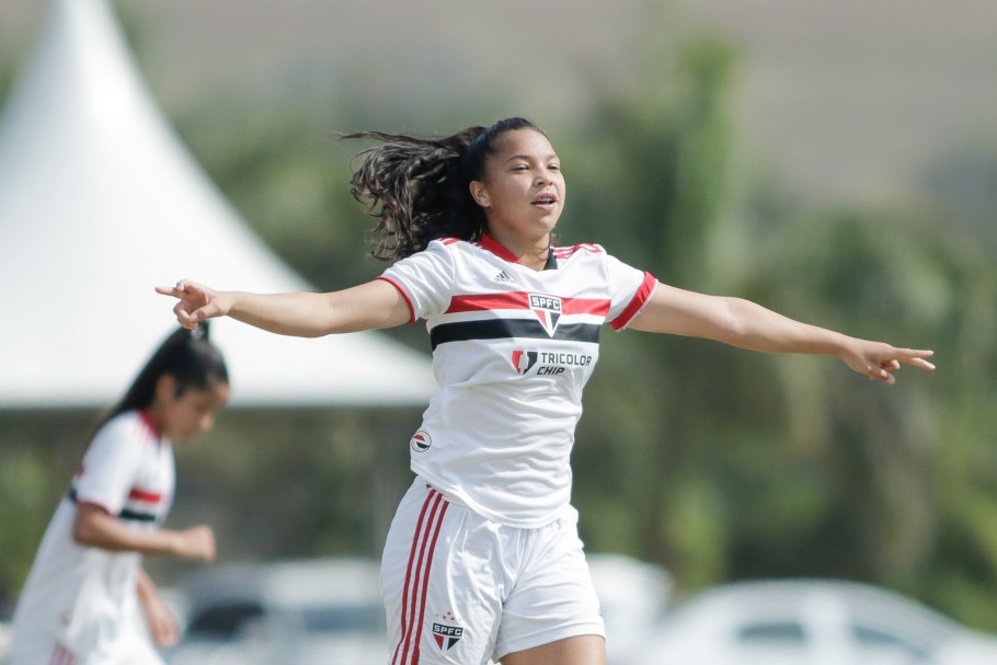 Leia mais sobre o artigo [FEMININO sub-18] Depois de uma goleada, São Paulo vai em busca da Final