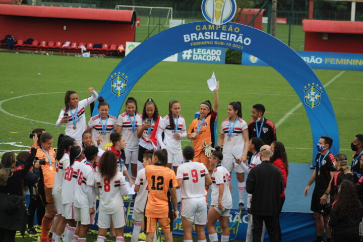 São Paulo campeão do BR Feminino sub-18 e elimina rival no principal