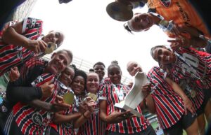 Leia mais sobre o artigo Futebol Feminino: Fábrica de alegrias