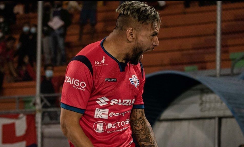 Ex São Paulo marca no campeonato boliviano