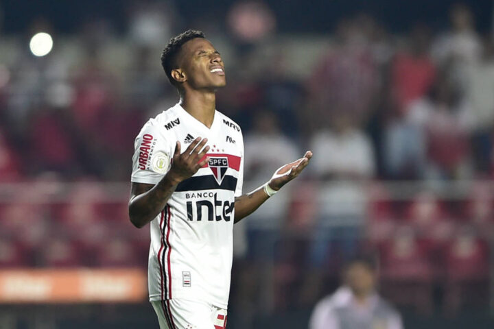 Botafogo acerta a compra definitiva de Tchê Tchê