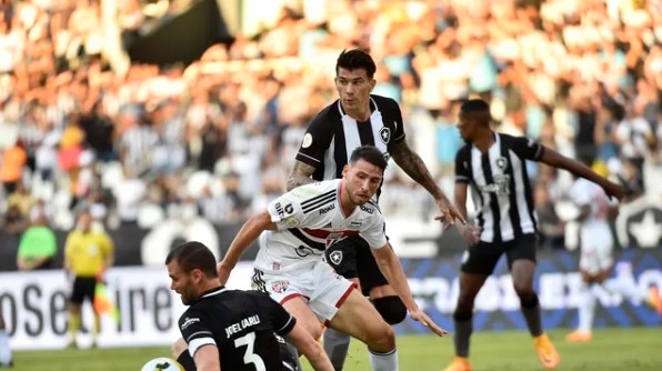 São Paulo apático perde parta o Botafogo no Engenhão