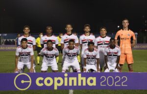 São Paulo busca zagueiro da seleção jamaicana sub-20 para período de testes  na base