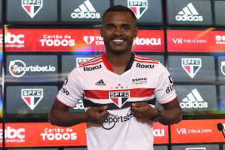 Nikão acerta com clube brasileiro e está fora do São Paulo