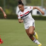 Dudinha marca em empate contra o Internacional, o terceiro em casa no Brasileirão Feminino