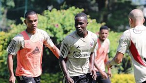 Leia mais sobre o artigo Quem é Iba Ly? Senegalês participa de treinamentos com o time principal