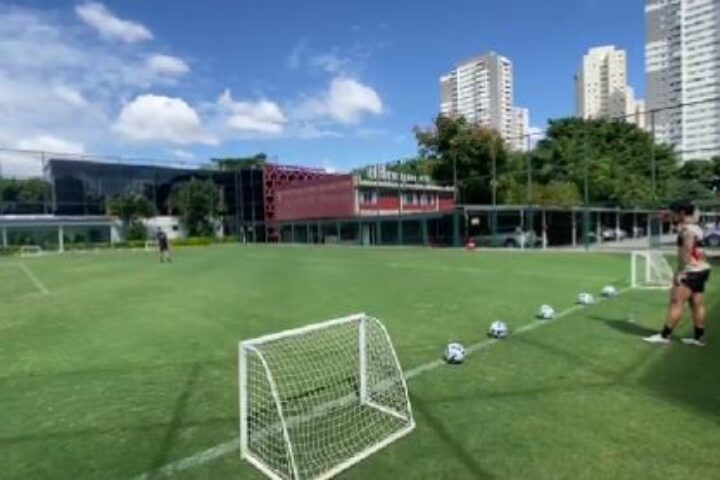 Pato posta treinando no São Paulo e gera repercussão dos torcedores