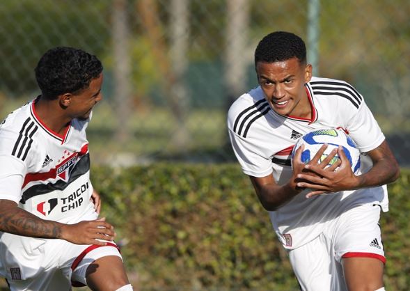 Leia mais sobre o artigo Joia de Cotia, Caio engata cinco jogos e marca dois gols consecutivos pelo sub-20