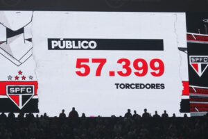 Leia mais sobre o artigo Com público recorde na temporada, São Paulo assume liderança da média de públicos no Brasileirão