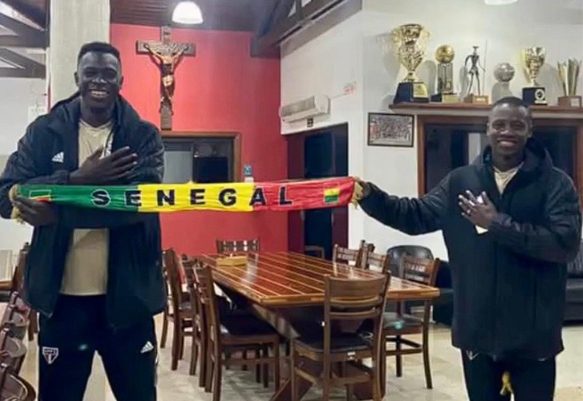 Leia mais sobre o artigo Trio senegalês do São Paulo comemora vitória de Senegal sobre o Brasil