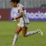 Paulistão Feminino: Com gols de Aline e Ariel, São Paulo vence o Corinthians e sai com a vantagem na final