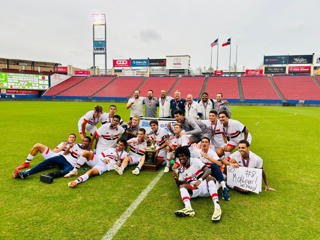 Leia mais sobre o artigo É CAMPEÃO! São Paulo conquista quarto título da Dallas Cup sub-19