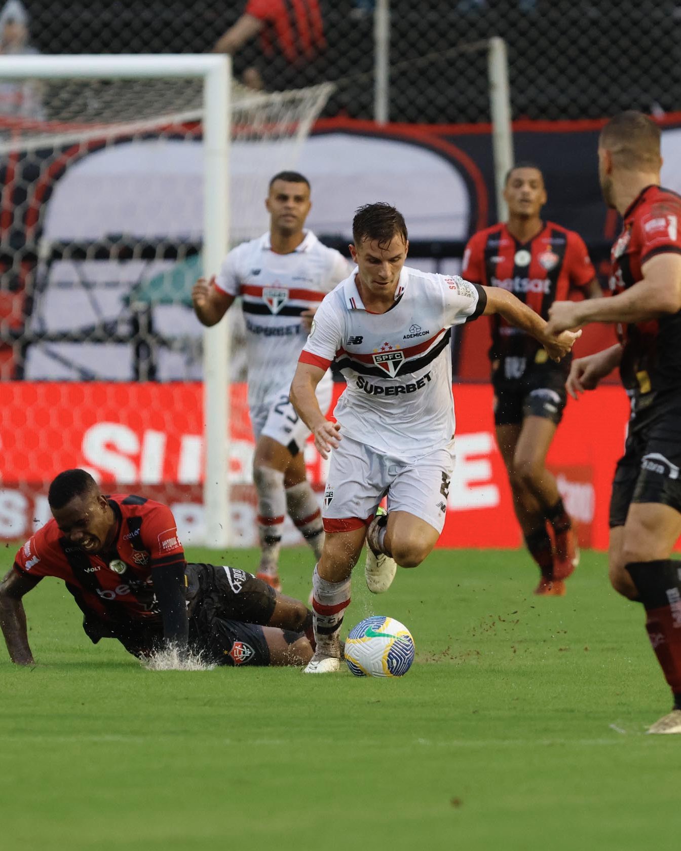 Leia mais sobre o artigo Pré-Jogo: Pelo Brasileirão, São Paulo encara o Vitória e tem reencontro com Thiago Carpini