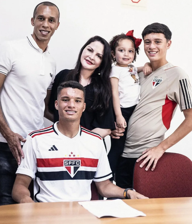 Leia mais sobre o artigo Filho de ídolo do São Paulo deixa a base do clube e segue para Espanha