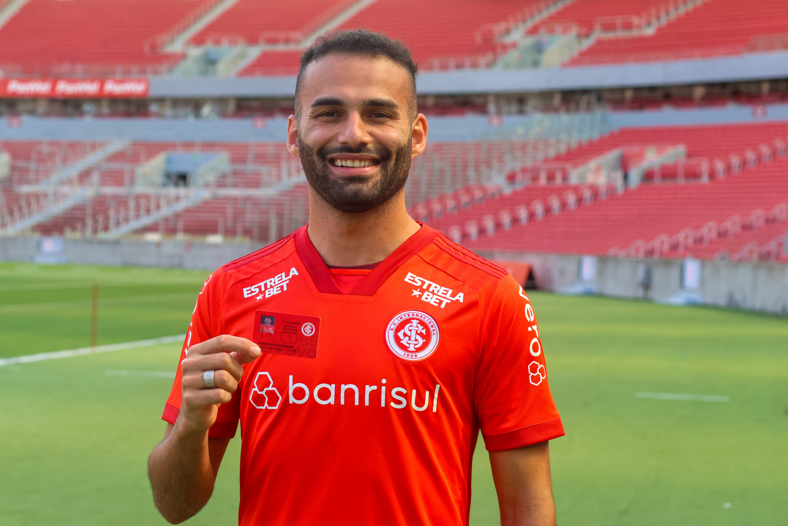 Leia mais sobre o artigo A pedido de Dorival, São Paulo esteve perto de contratar volante ex-Flamengo