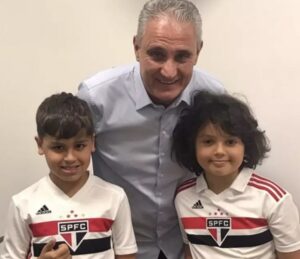 Leia mais sobre o artigo Com sombra de Tite, diretoria respalda Zubeldia no São Paulo