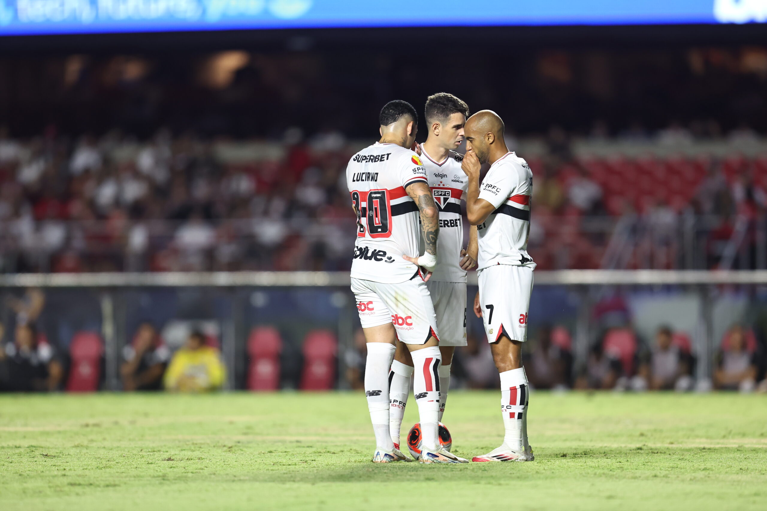 Leia mais sobre o artigo São Paulo sofre virada e perde para a Ponte Preta no Morumbis