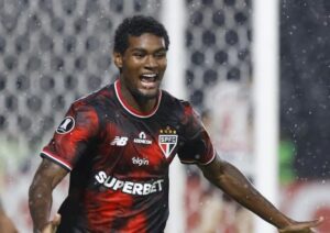 Leia mais sobre o artigo Além do Cruzeiro, Grupo City e Bragantino estão de olho em Lucas Ferreira