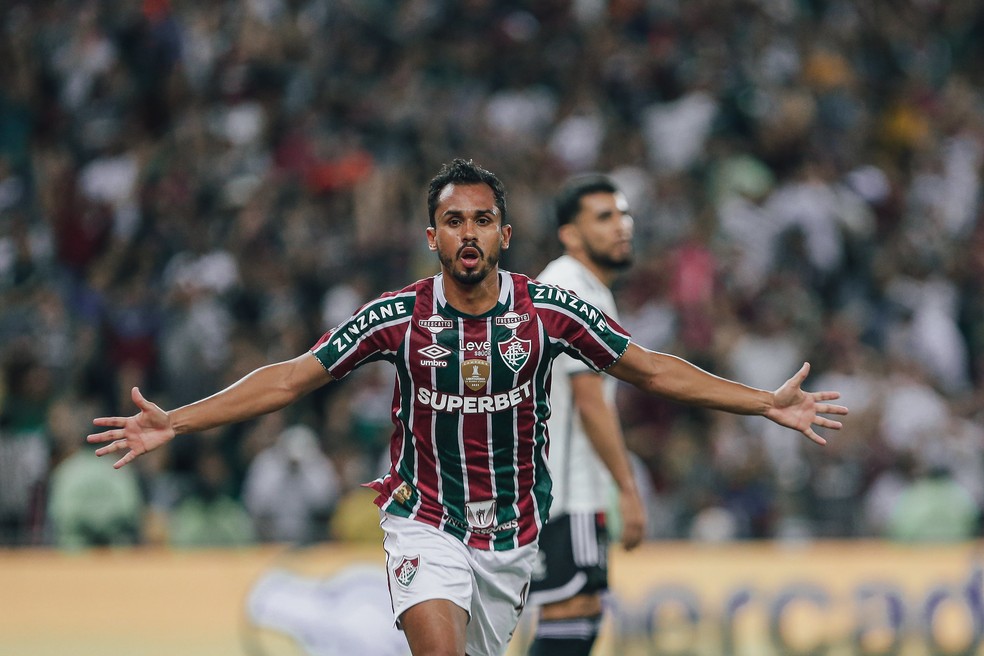 Leia mais sobre o artigo São Paulo sonda situação de meia do Fluminense, que demonstra interesse